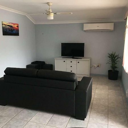 Guesthouse On Dolphin Safety Bay Екстер'єр фото